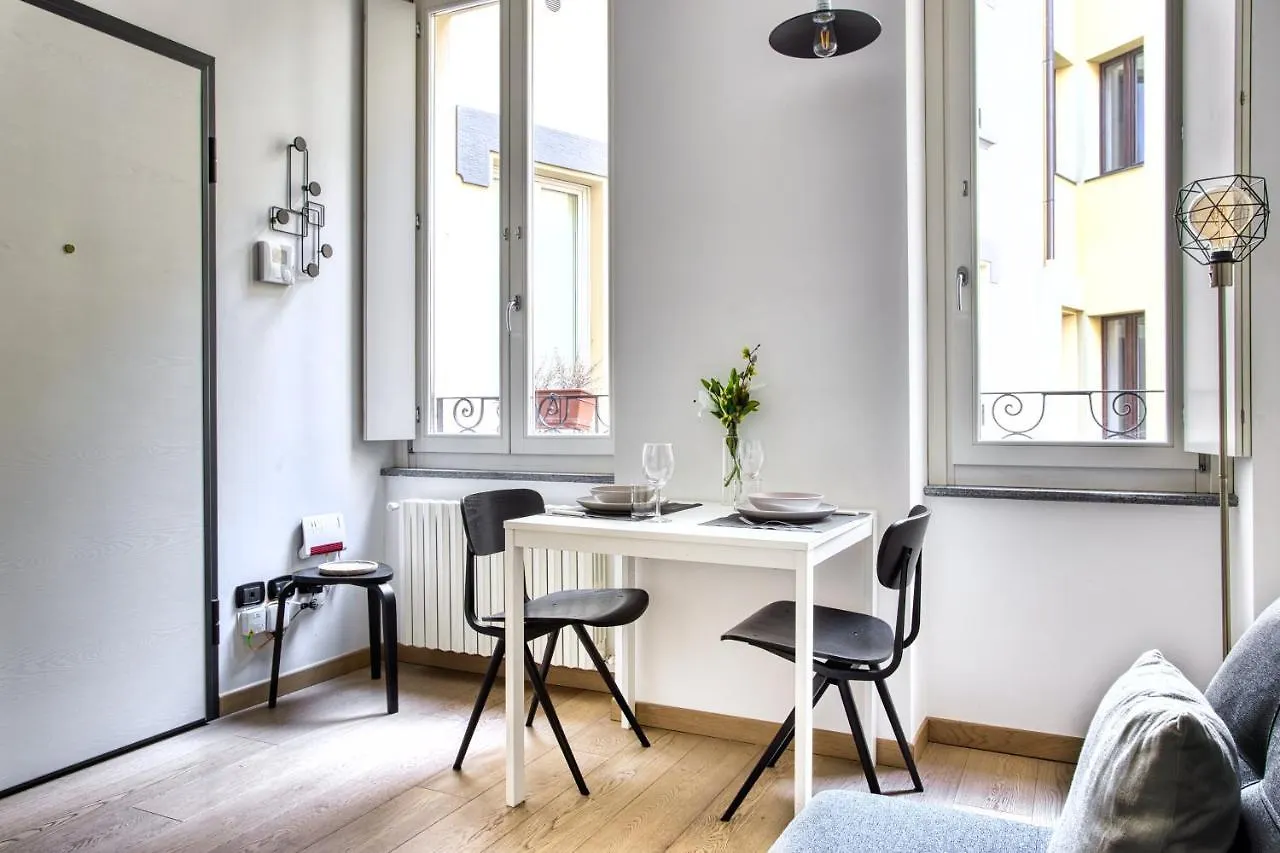 Joivy Elegant Flat Easy Access To Centre Apartment Milan Italy